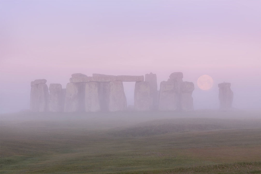 Стоунхендж на рассвете — место, где время замирает.