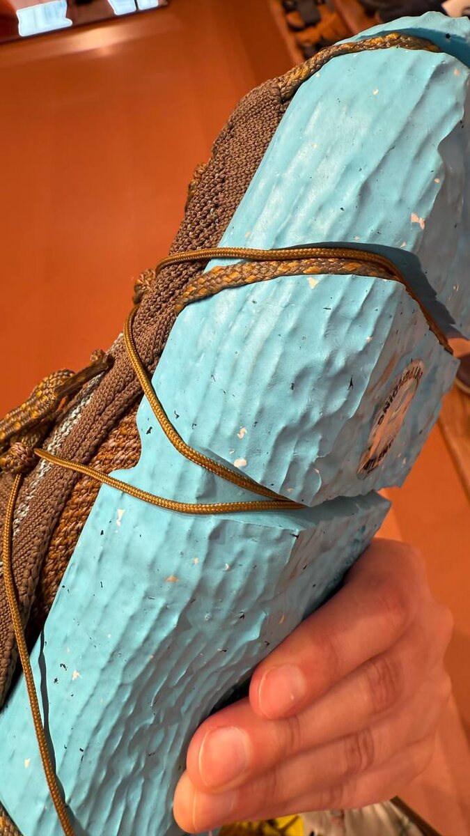 Кроссовки марки Camper, в рублях стоят больше 17 000