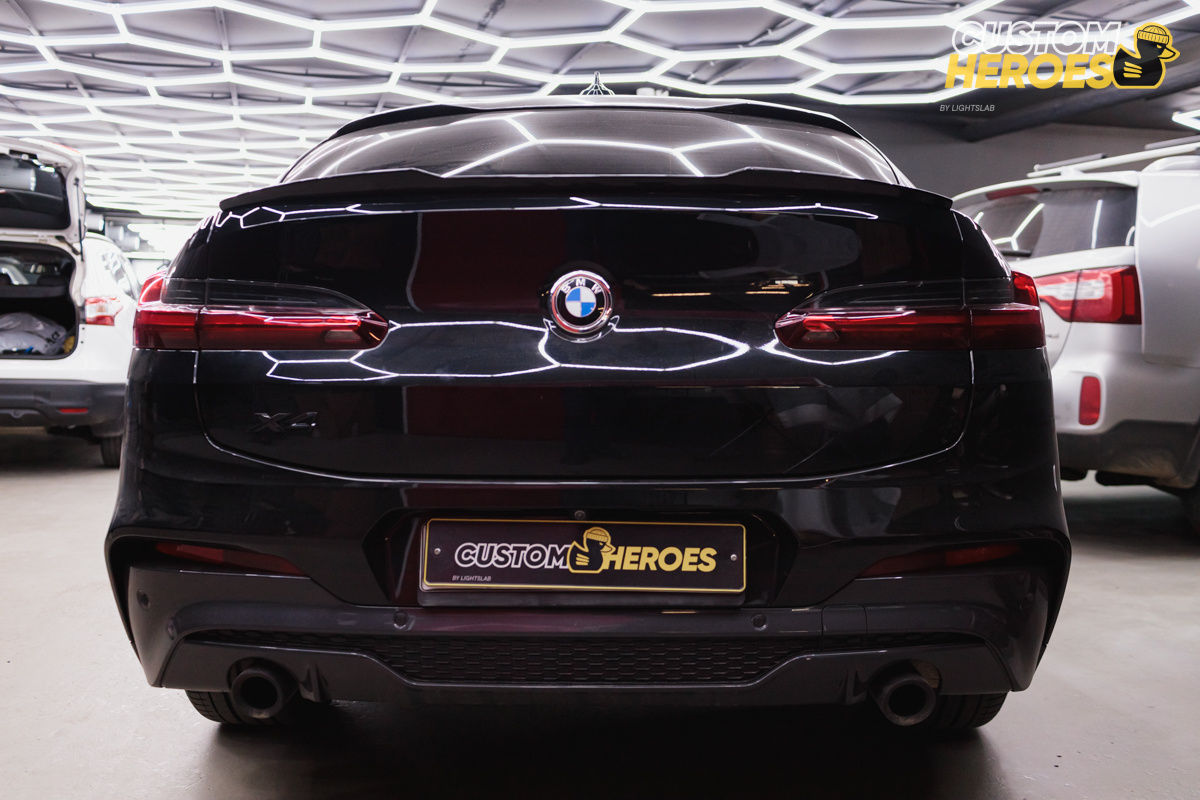 Источник фото: https://custom-heroes.ru/raboty/marka-avtomobilya/bmw/ustanovka-spoylera-na-bmw-x4-g02-krasota-kotoraya-realno-rabotaet/