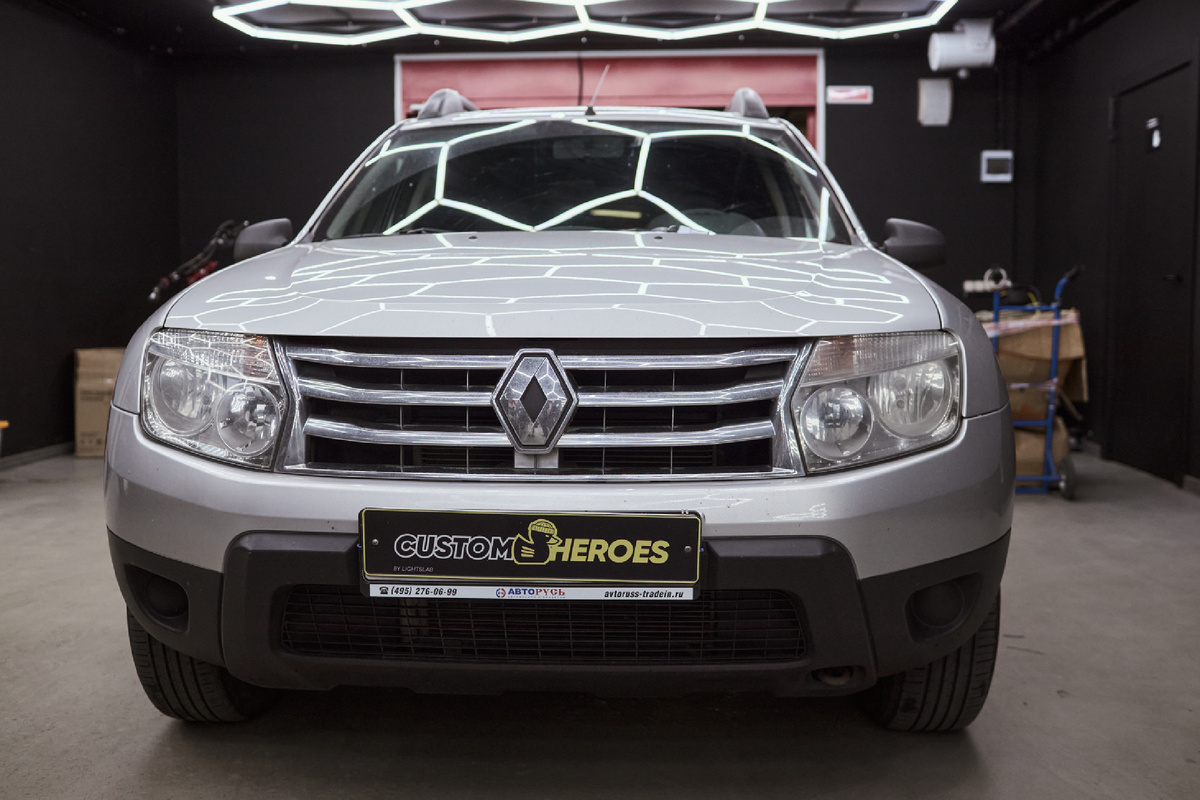 Источник фото: https://custom-heroes.ru/raboty/vid-uslugi/avtozvuk/ustanovka-magnitoly-teyes-cc3l-i-kamery-zadnego-vida-na-renault-duster/