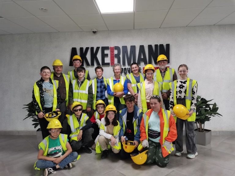    В Новотроицке побывали юные геологи из Москвы «О»