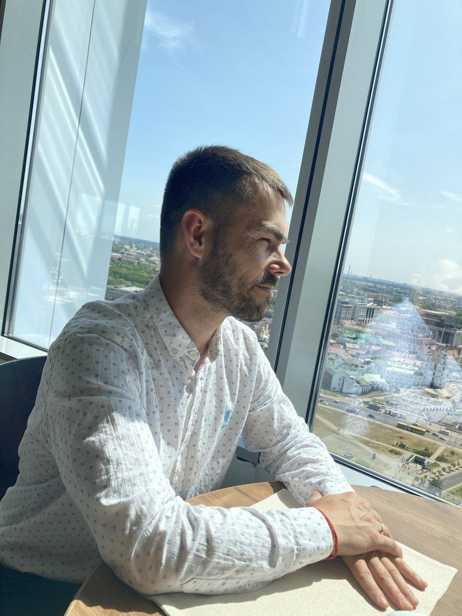 От чертежа до мирового рынка: Как инженеру из Минска построить международный бизнес, заказывая детали в Китае