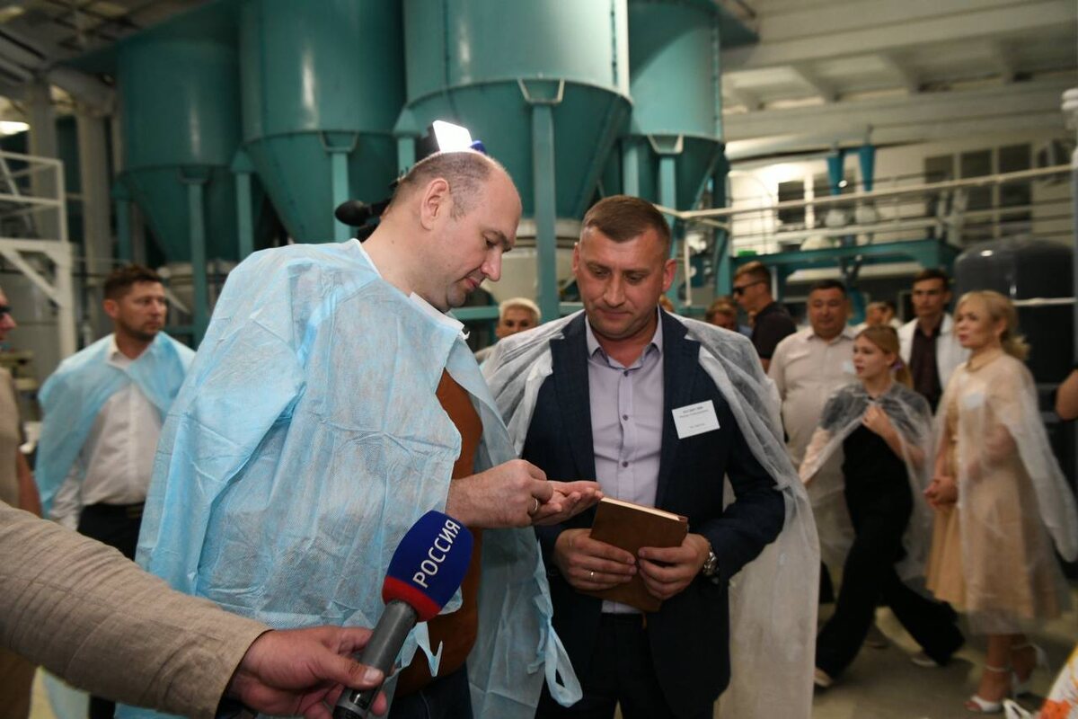     Евгений Солнцев открыл мельничный комплекс в Новоорском районе Оренбуржье
📷    Евгений Солнцев открыл мельничный комплекс в Новоорском районе Оренбуржье
📷    Евгений Солнцев открыл мельничный комплекс в Новоорском районе Оренбуржье
📷    Евгений Солнцев открыл мельничный комплекс в Новоорском районе Оренбуржье
