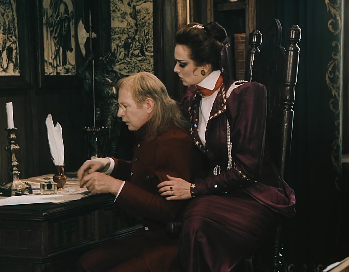 «Надоедает быть вторым...»