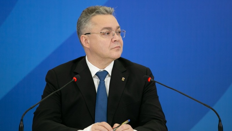    Владимир Владимиров поблагодарил тех, кто собрал и доставил в зону СВО очередную партию посылок для земляков Фото: Валерия Алтухова / / ИА «Победа26»