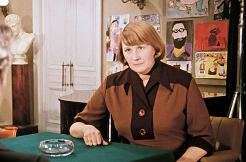 Шурочка из "Служебного романа"