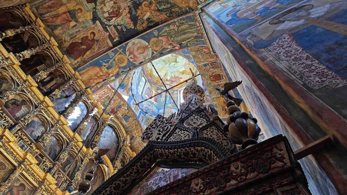 Невероятное внутренее убранство храма Ильи Пророка