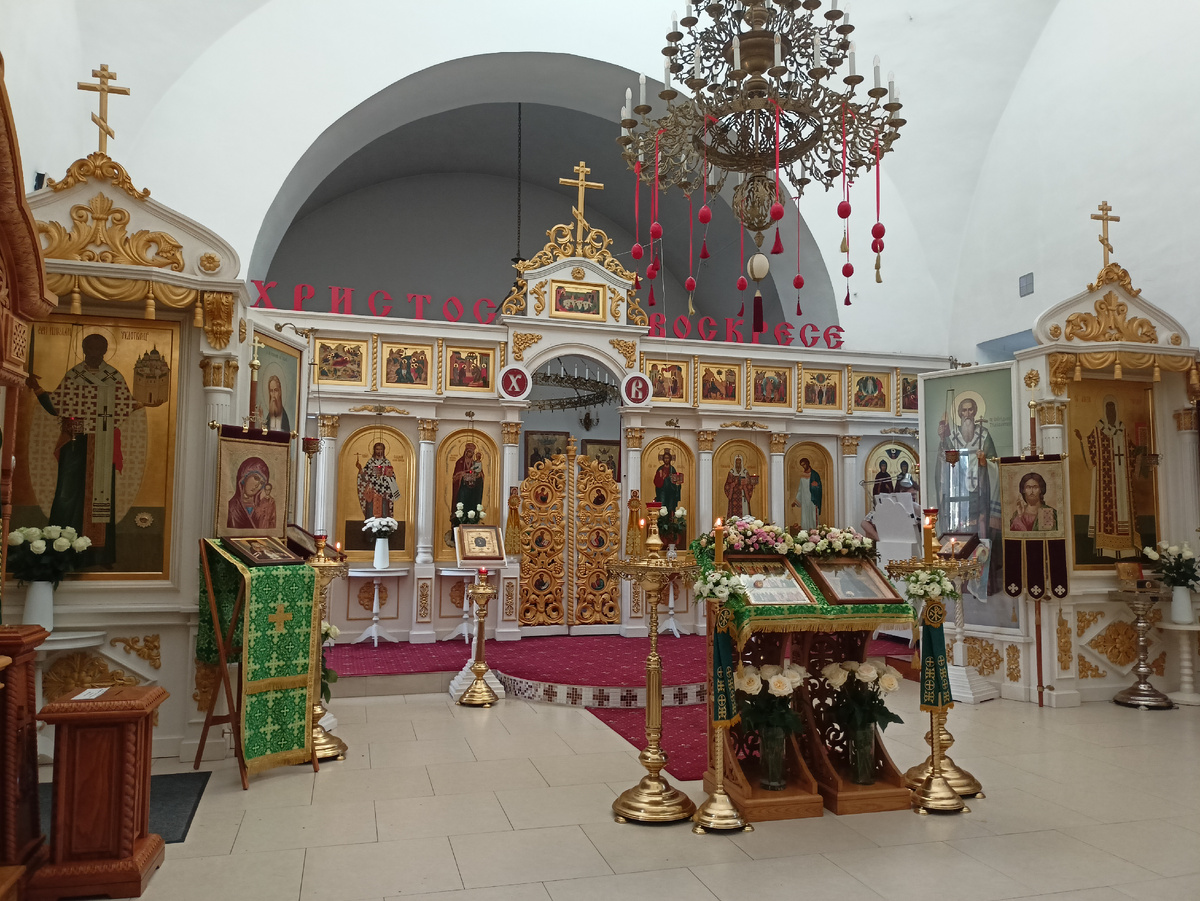 Личное фото: вид на главный алтарь Алексеевского храма Клобукова монастыря (для иллюстрации)