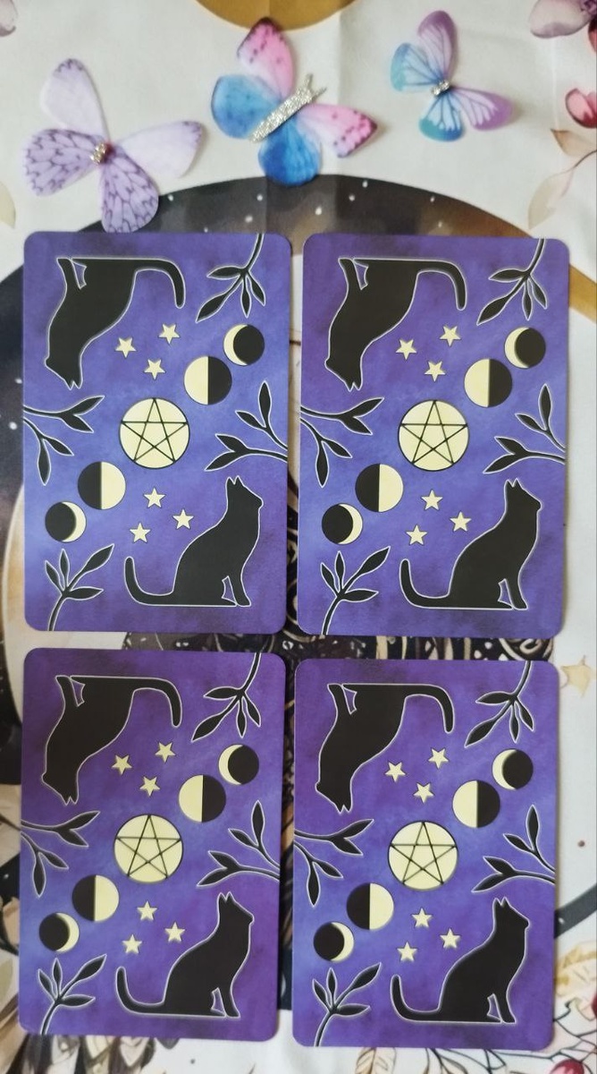 Happy witch Tarot.