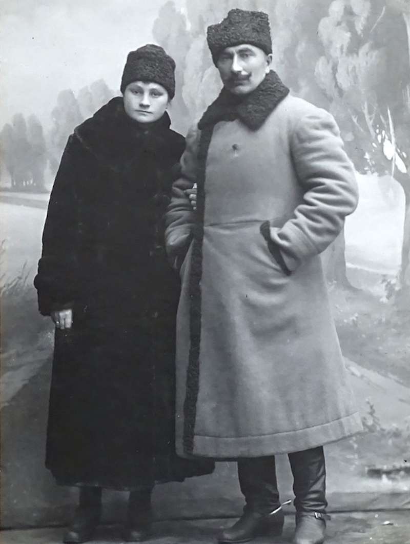 Семён Будённый с женой Надеждой Ивановной в 1921 году / Волгоградский областной краеведческий музей / goskatalog.ru