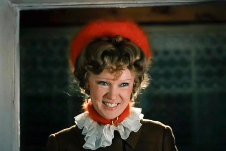 Людмила Гурченко в фильме «Любовь и голуби», 1984 год