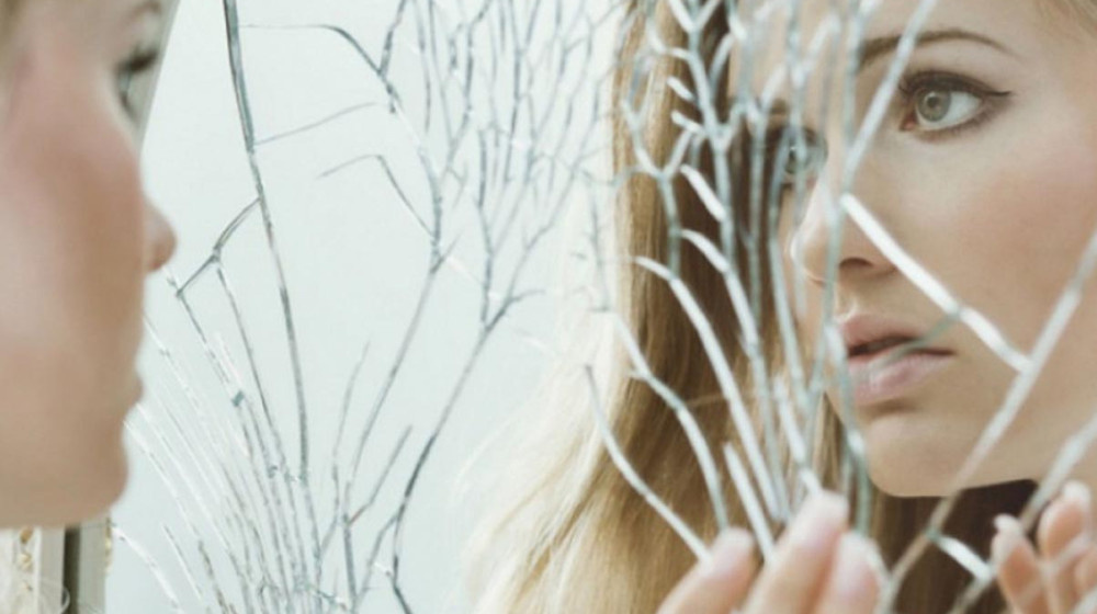    Эти предметы отражают не мир а вашу душу феномен зеркальных объектов в 2024 году