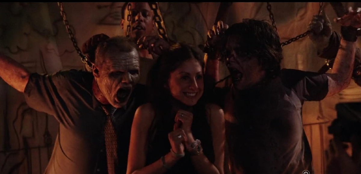 Кадр из фильма «Земля мёртвых» (2005)