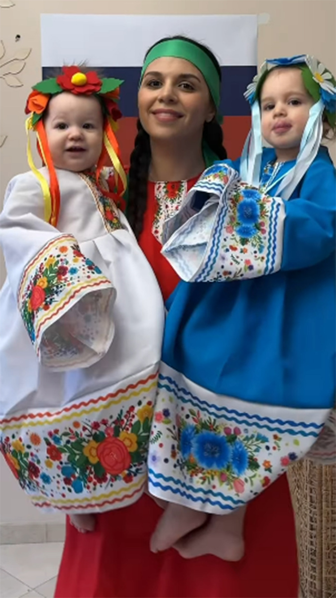 Алиана Устиненко с дочками Микаэллой и Самуэллой. Фото: соцсети Алианы Устиненко
