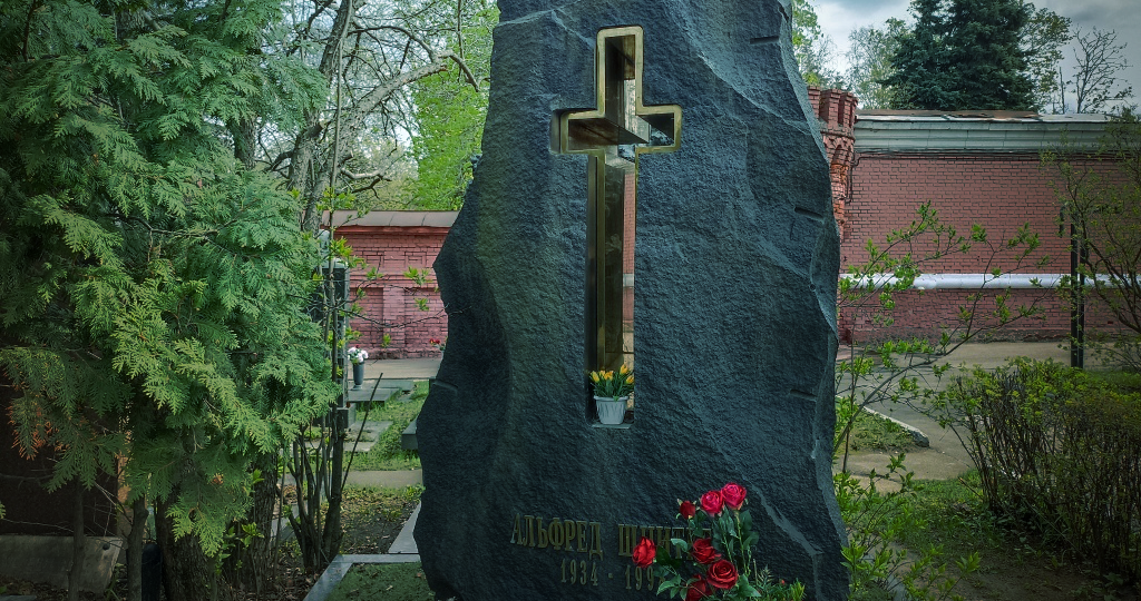 Новодевичье кладбище, могилы известных композиторов.
