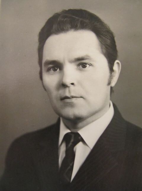 Ю.М. Львов. 1960-е. Фото взято отсюда http://unionart76.ru/khudozhniki/memorial/lvov-yum.html