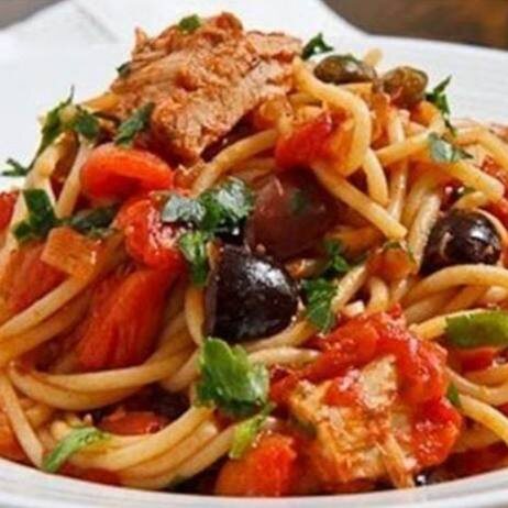 Паста путианеска с тунцом 