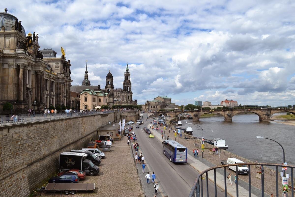 Набережная Эльбы...