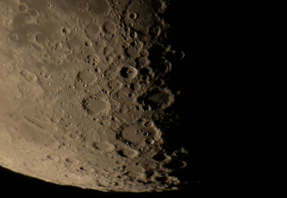 Фрагмент Луны на 3000мм, 100% масштаб, один кадр