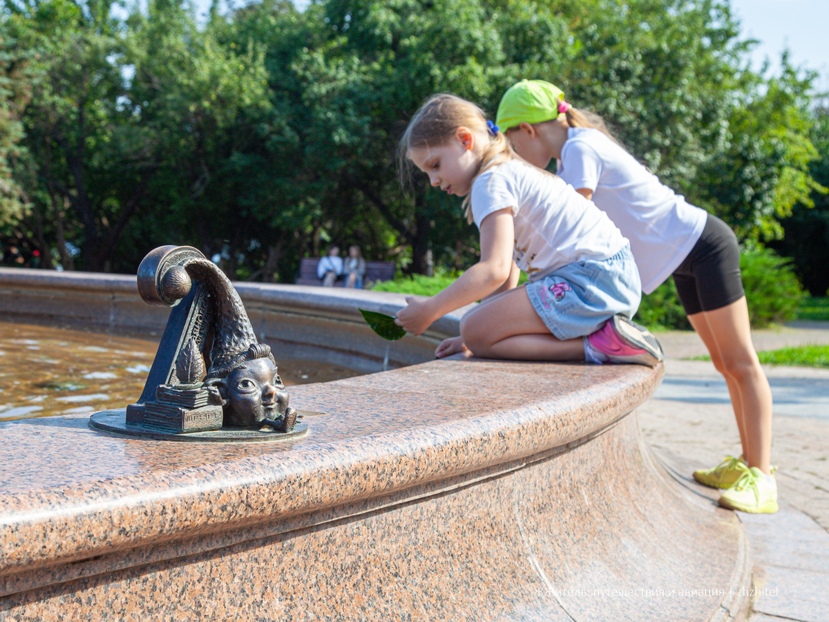 Милые колобки идеально вписаны в городскую среду и полюбились жителям и гостям города