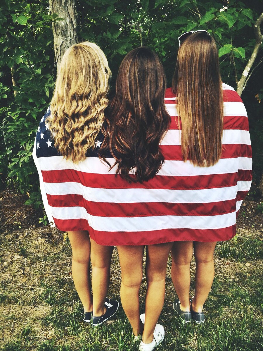 Эти девочки любят юристов, знающих законы и права. Так что учи слова и выражения из этой рубрики! Источник: https://i.pinimg.com/1200x/1a/de/9c/1ade9ce329e42e92f6880d3280e58492.jpg.