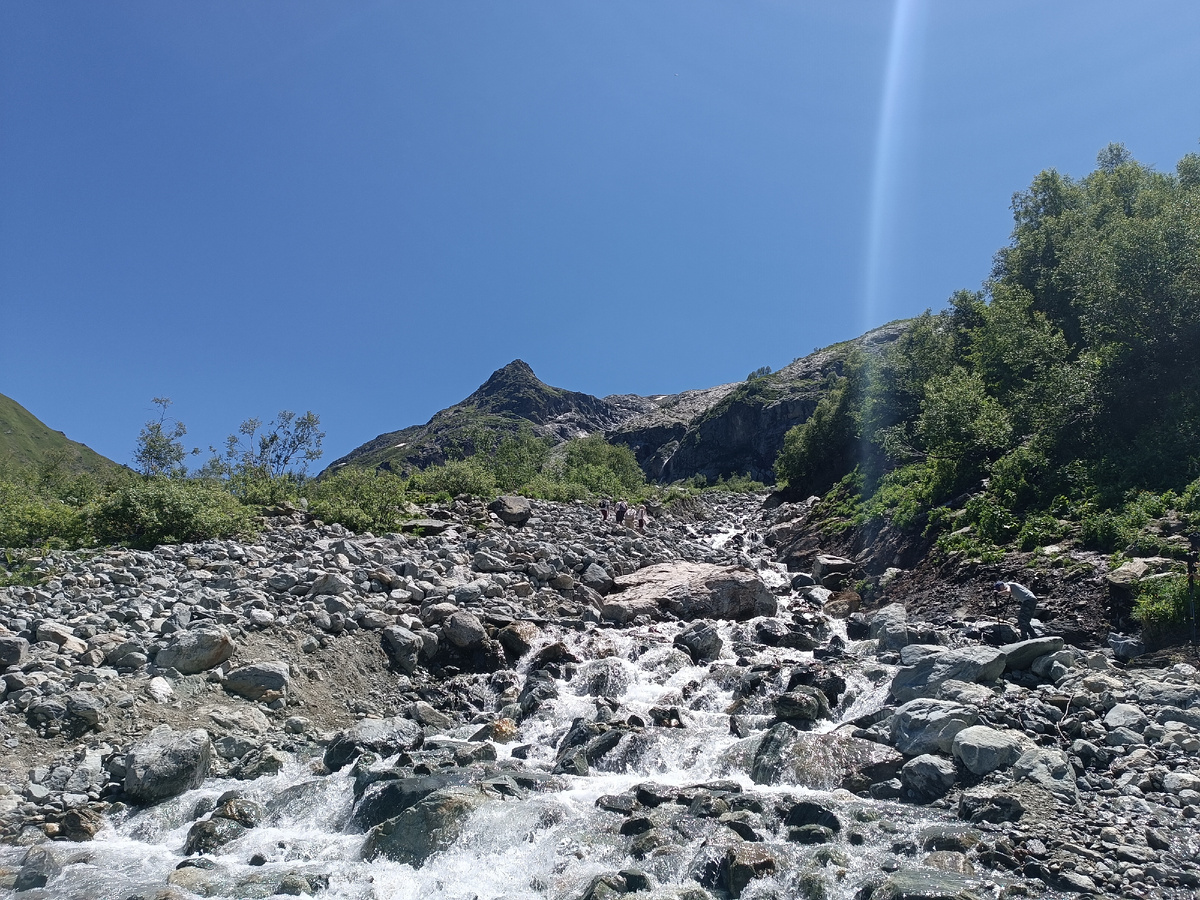 Они там вверху.. 