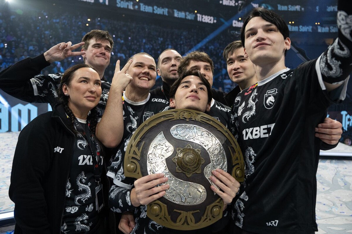 The International 2023,  по итогам турнира российская команда "Team Spirit" заработала $ 1,4 млн и подняла престижнейшую Эгиду Чемпионов над своей головой.