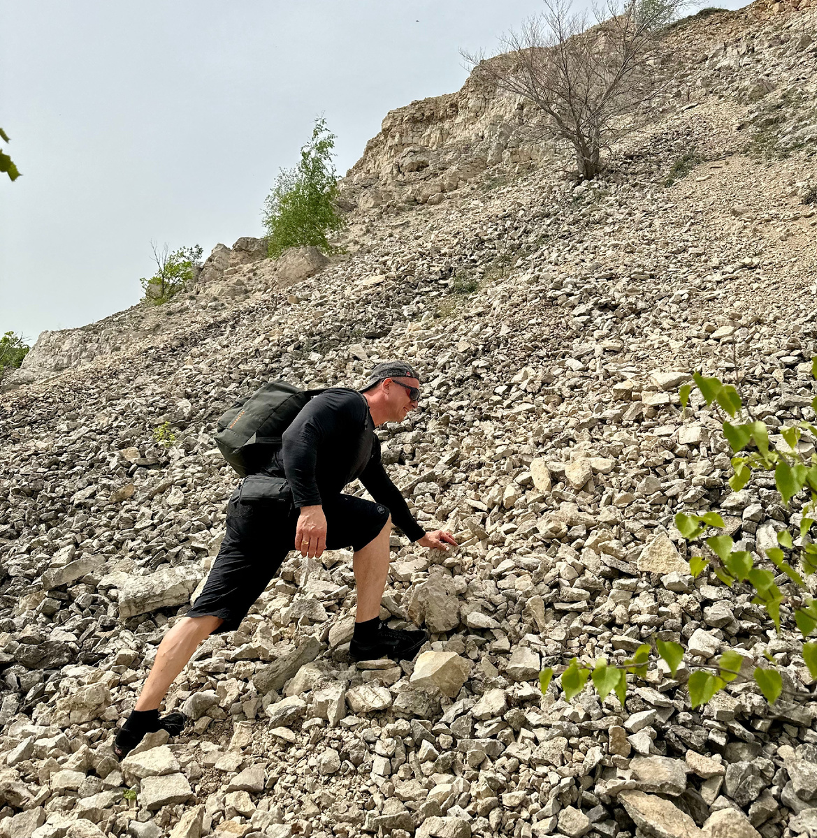 Автор статьи, сам большой любитель путешествий пешком, по местности, со сложным рельефом, колени пока не подводят ( не подумайте, что я суеверный, но "тьфу-тьфу-тьфу"), поэтому каждое лето для меня, это не просто "маленькая жизнь", а "маленькая жизнь с большими расстояниями"