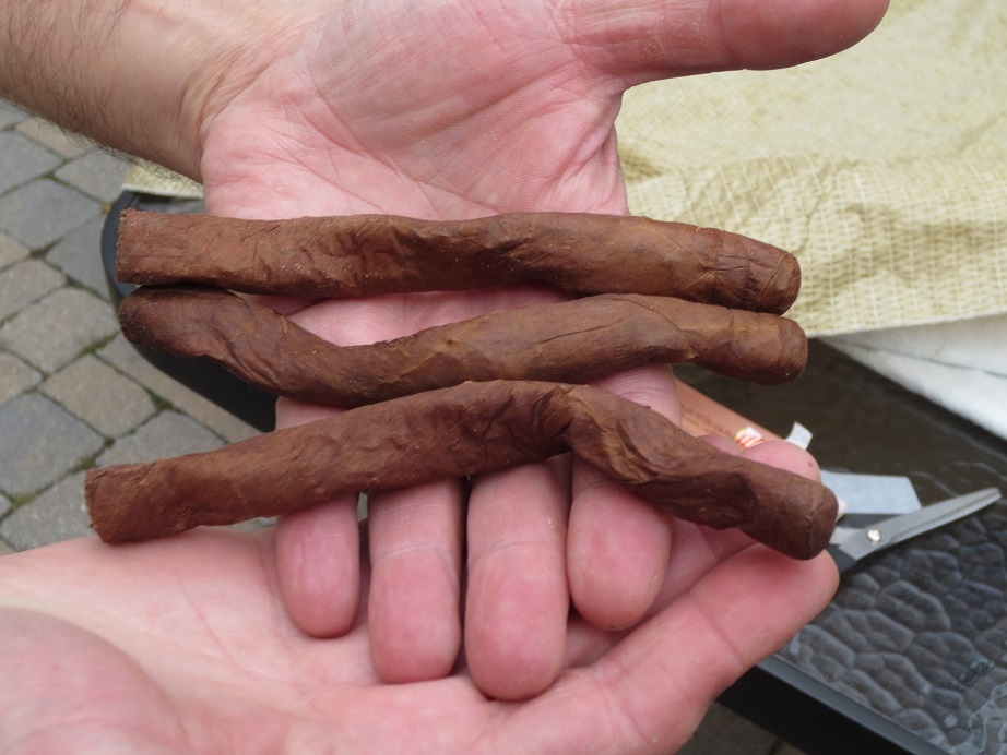 Сигара Culebra состоит из трех сигар. Фото cubancigarsculturelifestyle.blogspot.com