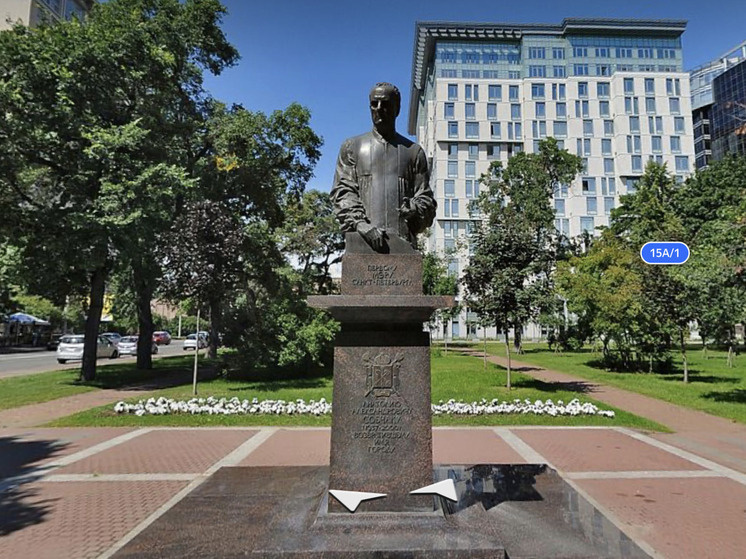     Здесь высадили около 445 растений – ели, липы, клены, сирень и спирею. Фото: скриншот с Яндекс.Панорам.