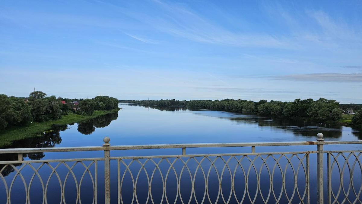 Река Мста с моста на трассе М10.
