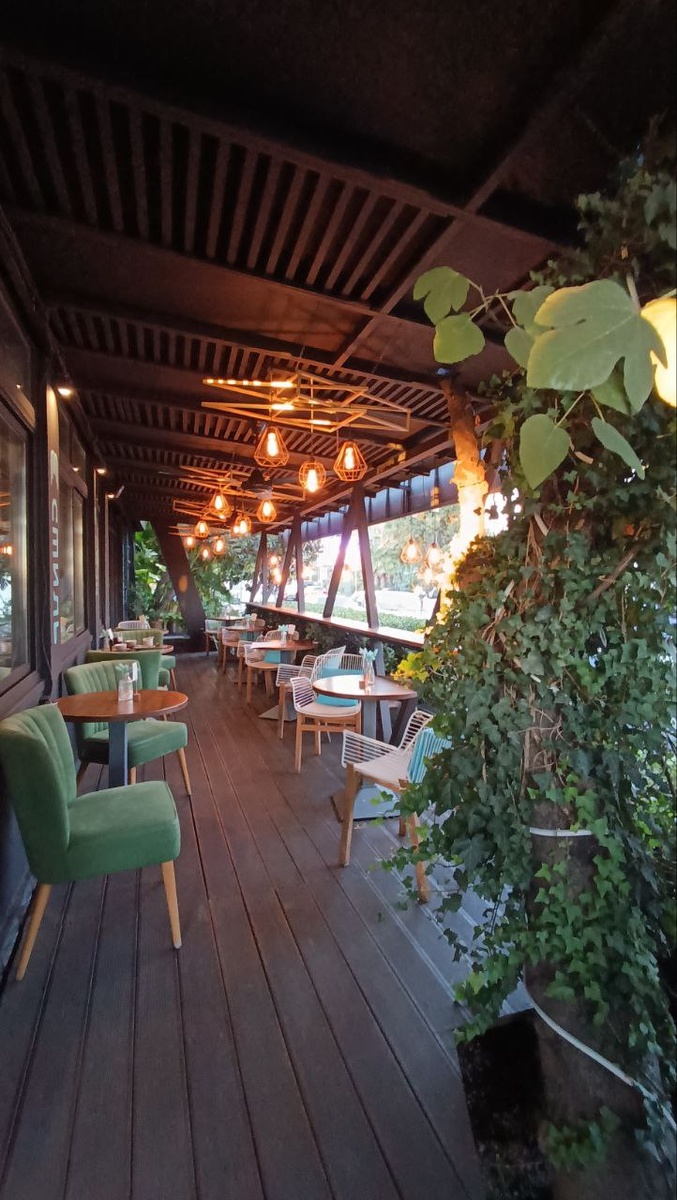 Ресторан "Несебр" недалеко от Морского порта Сочи.