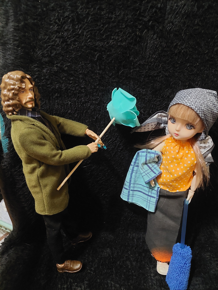 Поп Никита, делает Даше предложение.