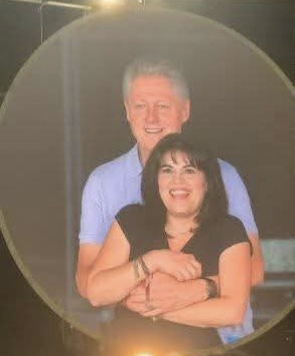 Вспомнили Билла Клинтона с его коллегой - Моникой Левински. Фотография из открытого источника. 