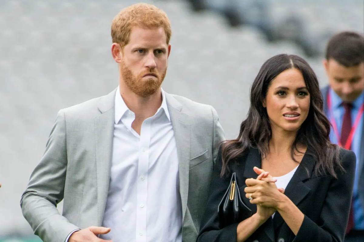 Представитель пары раскритиковал карикатуру, назвав ее «безосновательной».
