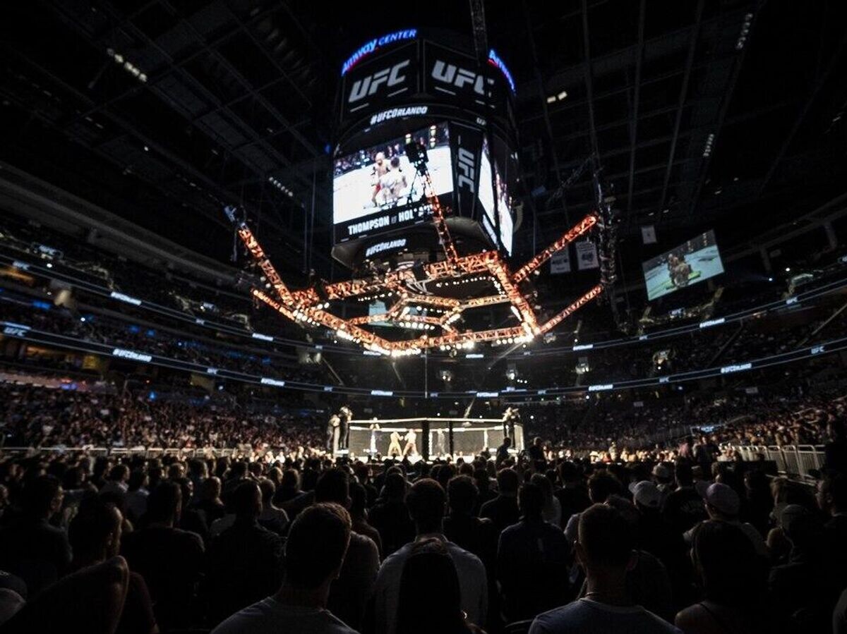   Октагон UFC© UFC