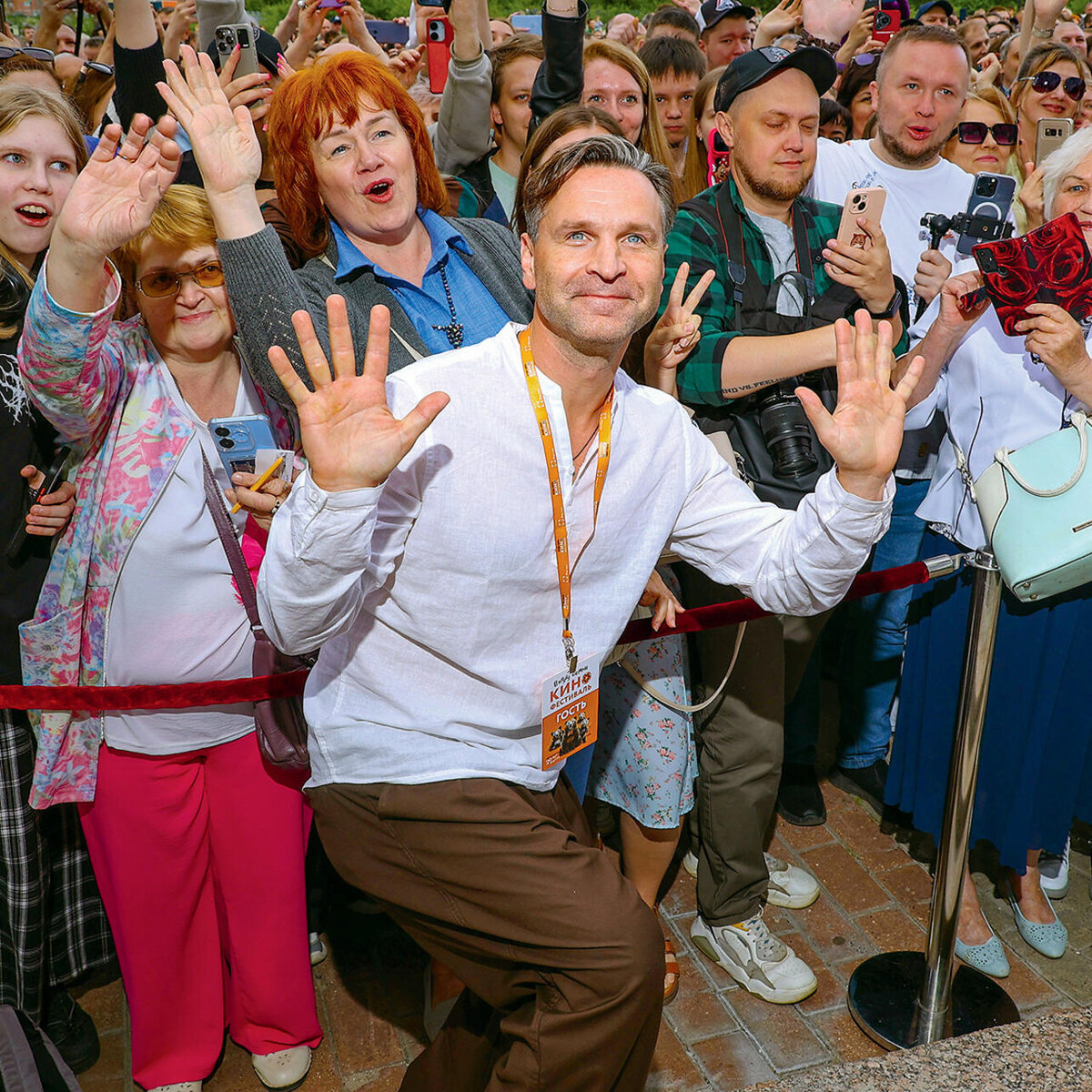    Виктор Добронравов с жителями Ярославля на кинофестивале «В кругу любви» Геннадий Авраменко/Пресс-служба фестиваля