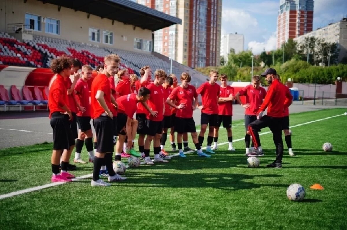    молодых спортсменов свой режим жизни. Это регулярные тренировки, никакого фастфуда и здоровый сон