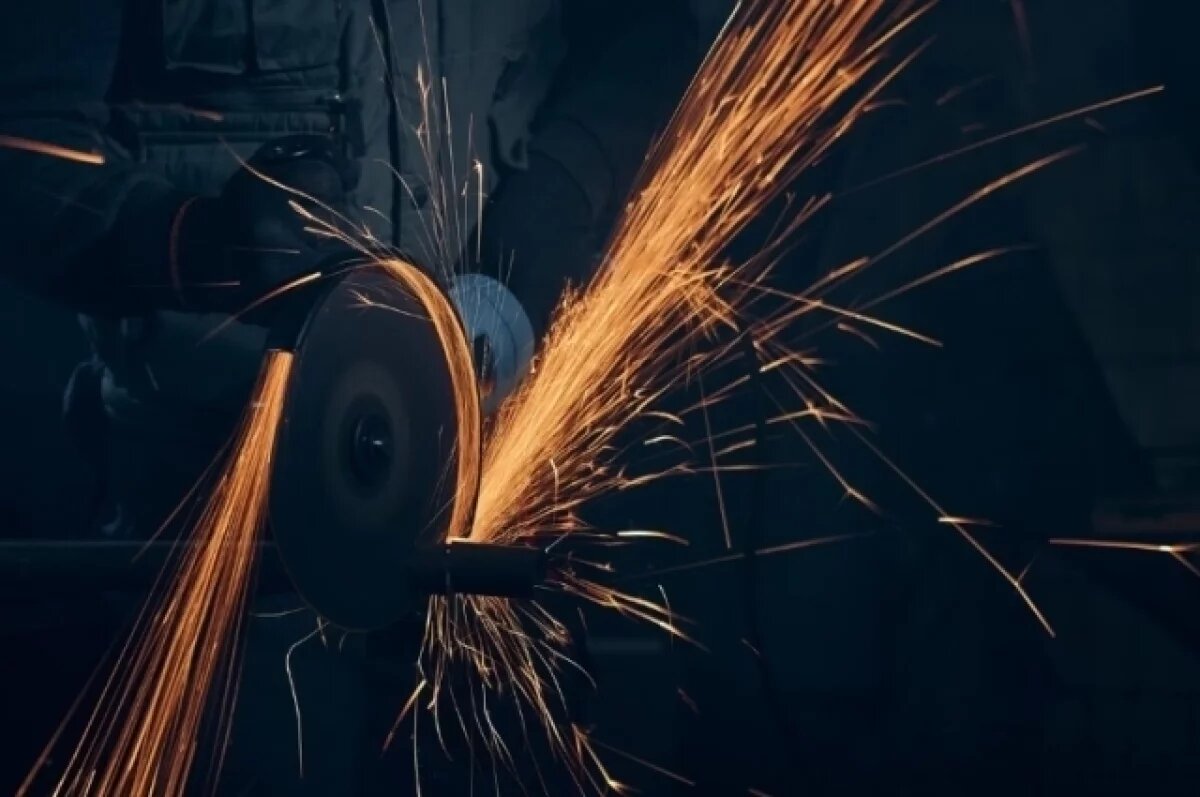    Паслер поздравил свердловчан с Днём металлурга