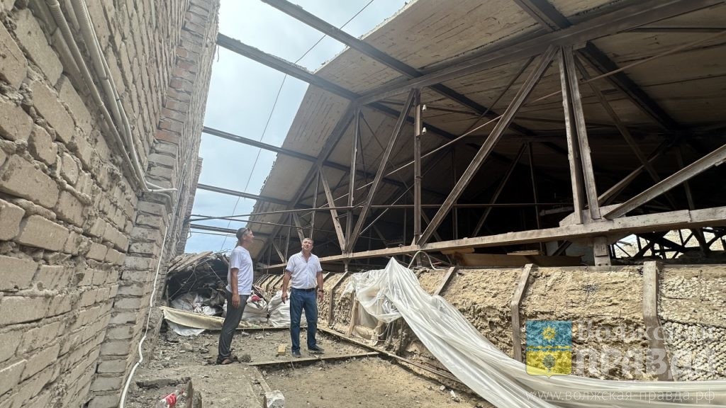     «С ремонтом бассейна улучшились и результаты пловцов»: специалисты рассказали, что уже изменилось в историческом здании Волжского и как оно преобразится в ближайшее время
