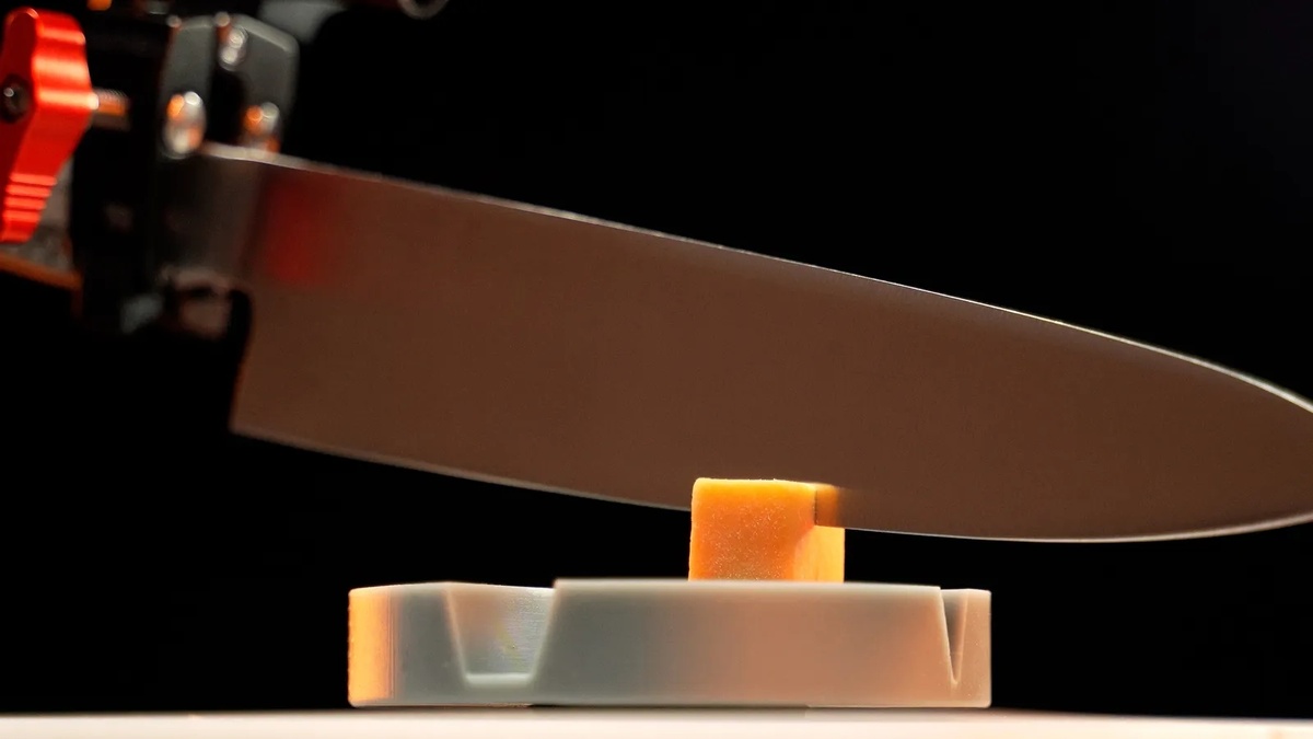    Робот помог найти идеальный нож [ВИДЕО]