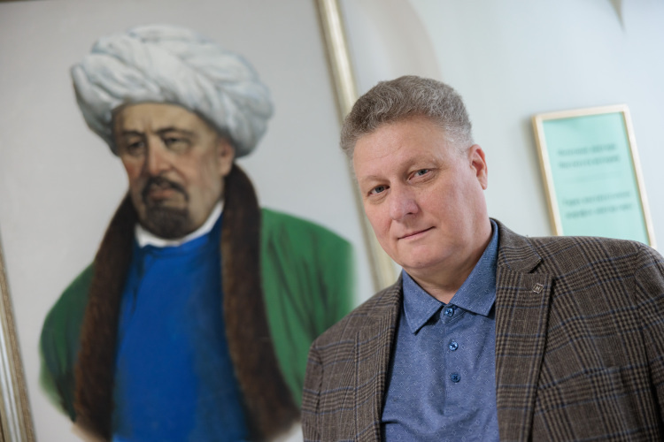    Искандер Измайлов: «15 июля 1410 года в 12 часов на неширокой равнине между селами Грюнвальд и Танненберг на южном приграничье Тевтонского ордена встретились два войска».   
Фото: «БИЗНЕС Online»