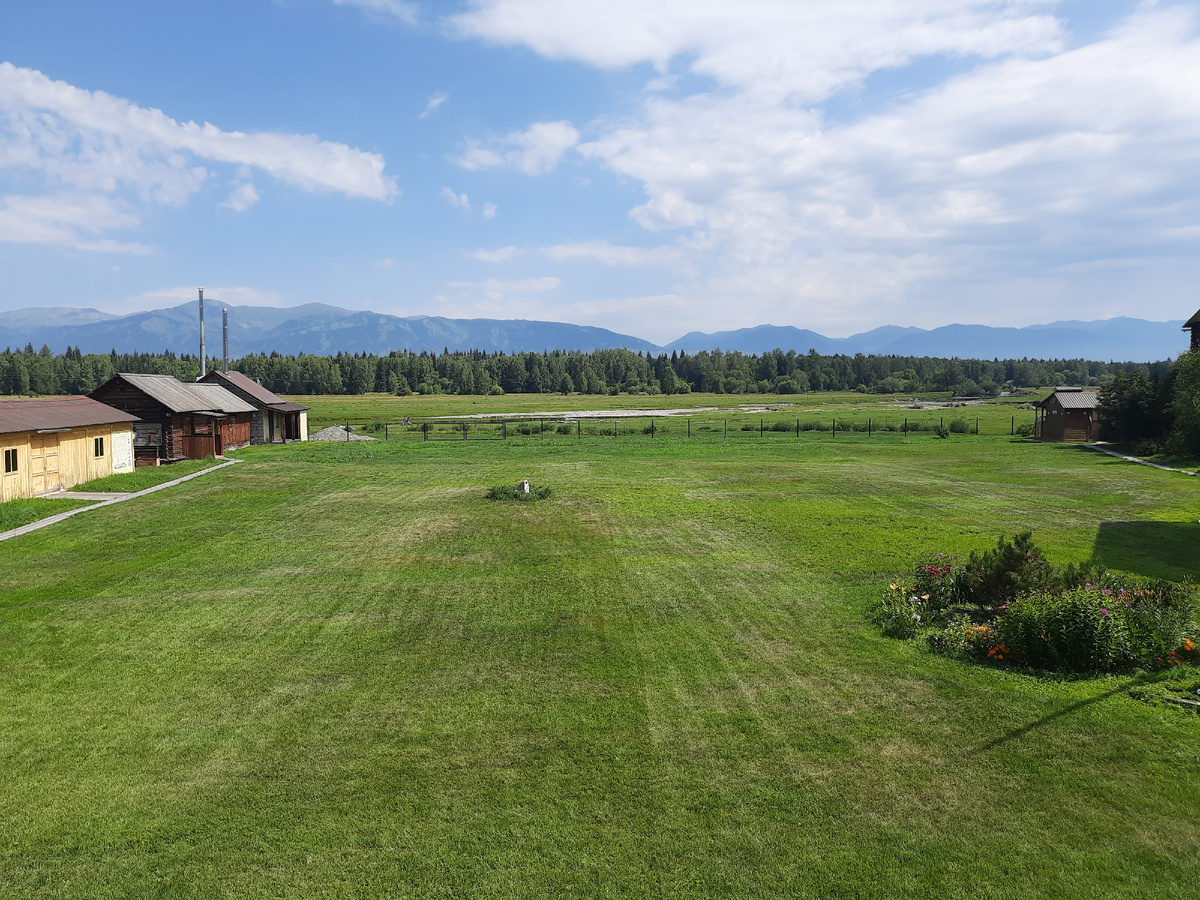 Вид со второго этажа дома Атаманова
