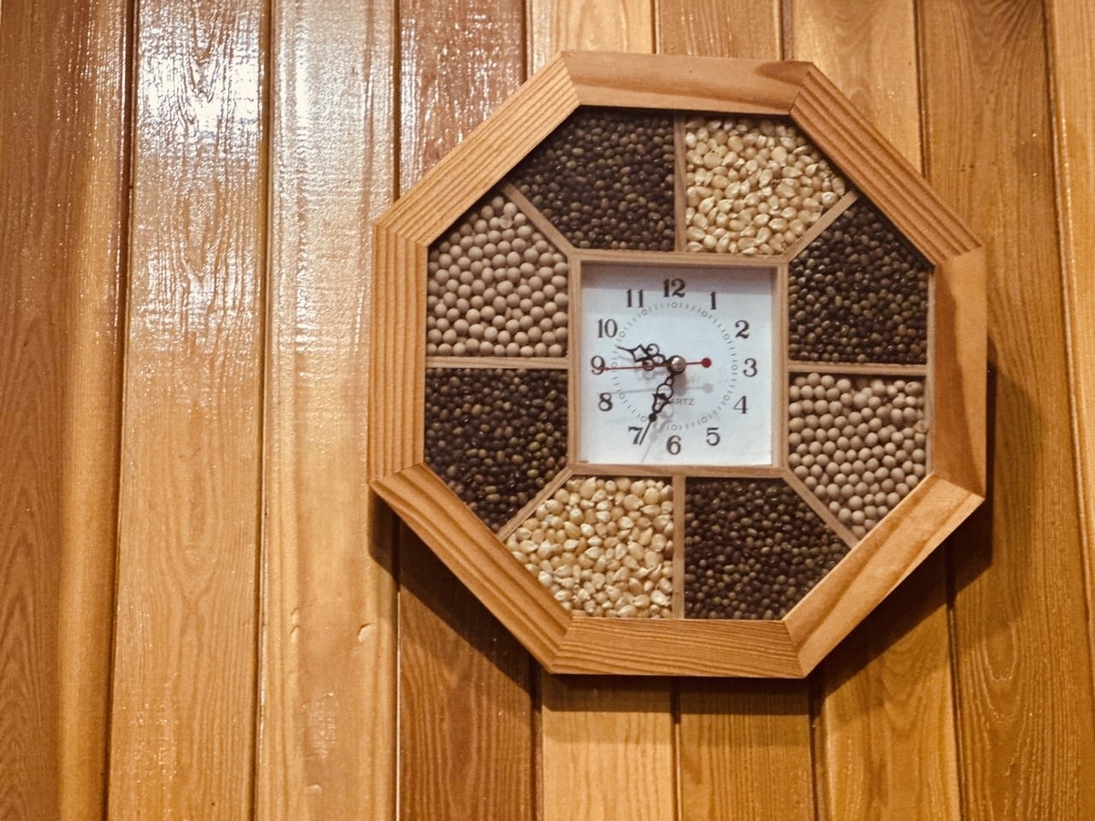 Часы автора, а время — огородное. 😊