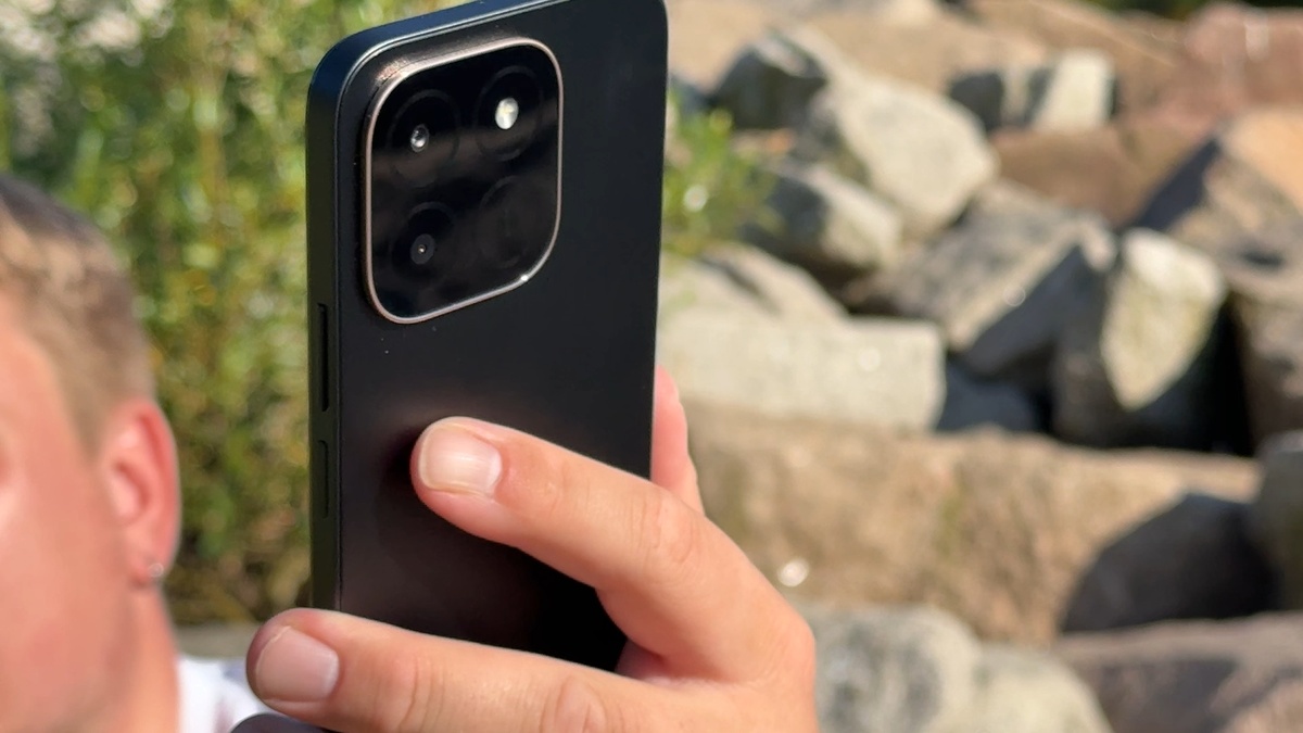 HONOR X6c в чёрном цвете.