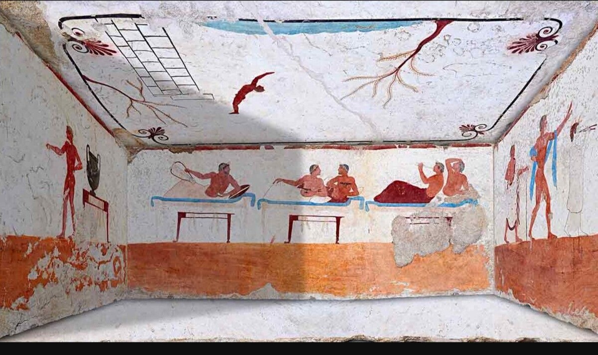 «Гробница ныряльщика» — археологический памятник, сооружённый примерно в 470 году до н. э. в 1,5 км к югу от греческого города Пестум в Великой Греции, на территории нынешней южной Италии. Останки принадлежали, скорее всего, молодому мужчине. Рядом с ними находились панцирь черепахи, два арибалла — носика для благовоний, и греческая ваза, по которой и определили дату погребения.