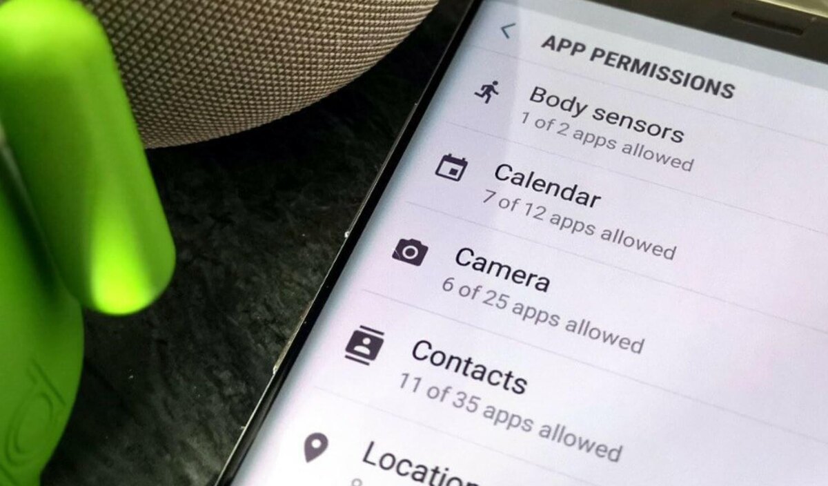    Иногда после обновления могут сбрасываться разрешения приложений. Фото: dignited.in