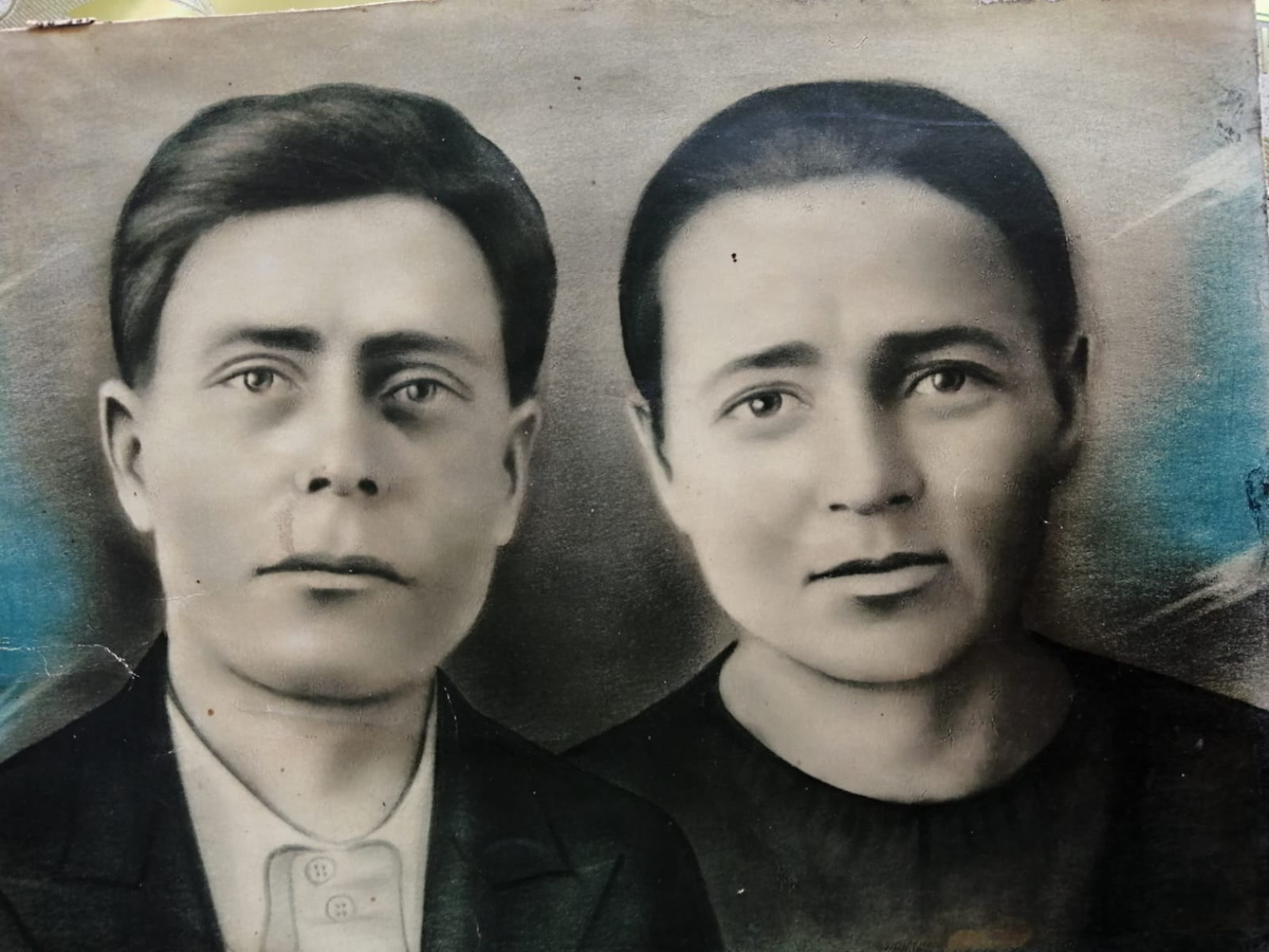 Прабабушку и прадедушка. 