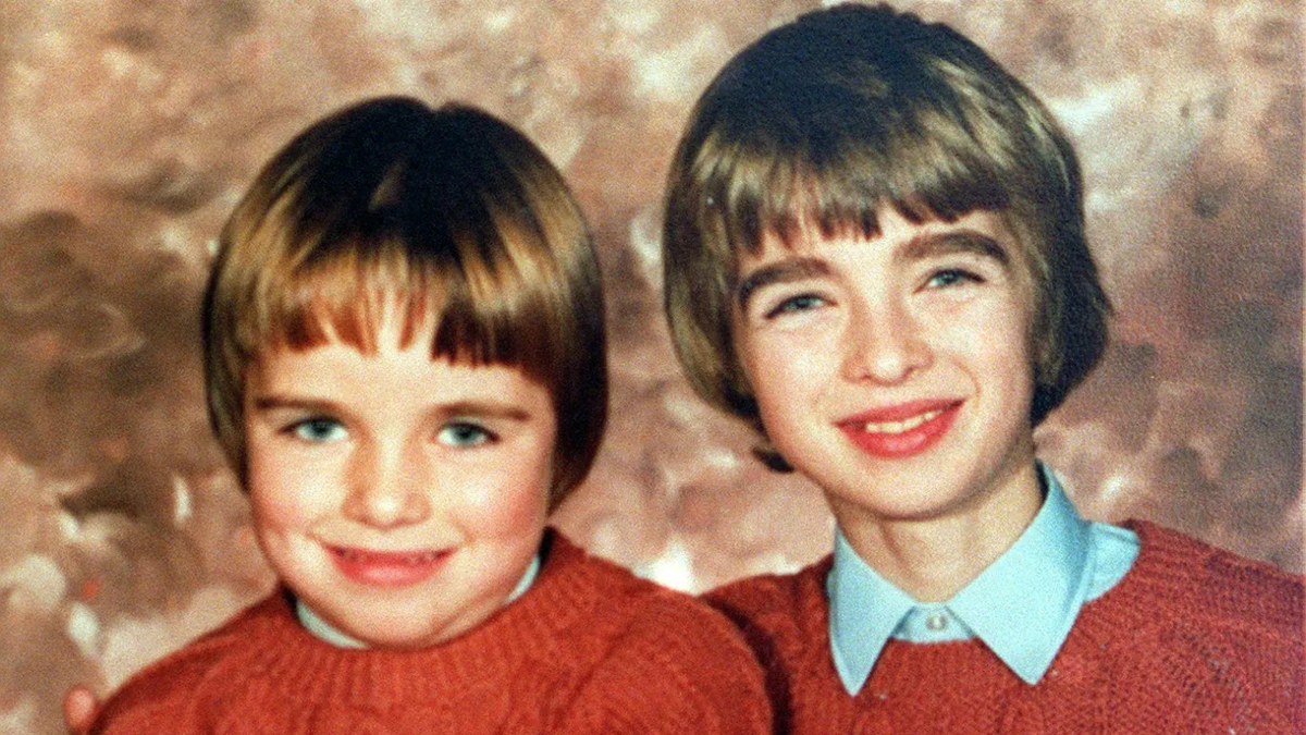 Лиам Галлахер, слева, избежал насилия, которое их отец направлял на Ноэла, — тема, редко затрагиваемая в их песнях. Фото: MIRRORPIX  