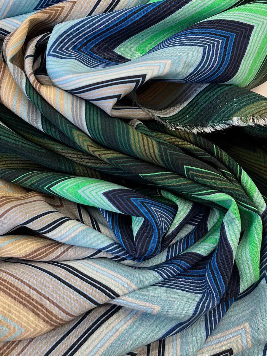 Модал 100%
Ширина: 142 см
Артикул: 0700348
Цена: 2350₽/м 